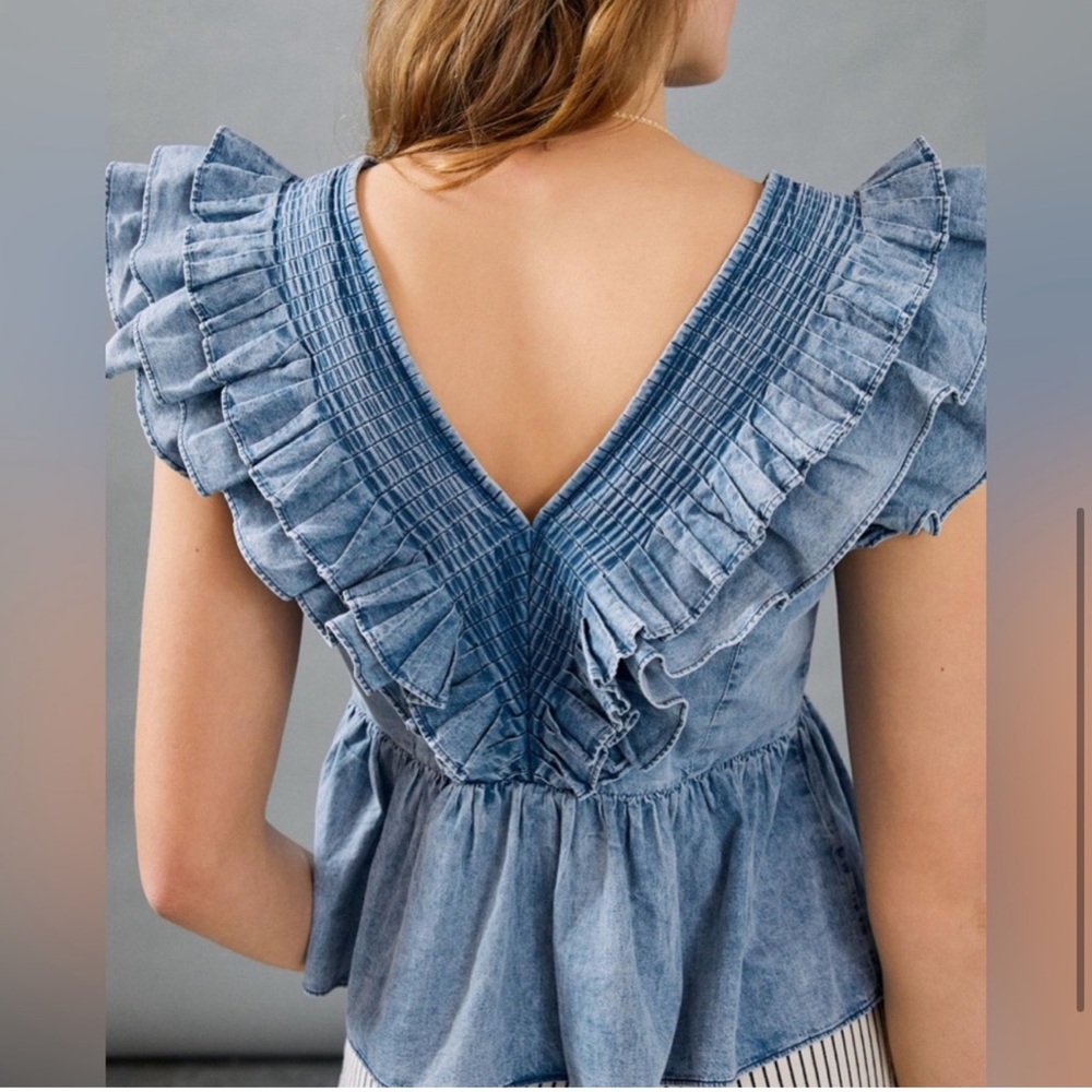 Anthropologie X Mare Mare Chambry Ruffle Detail V-neck Top Size Small.